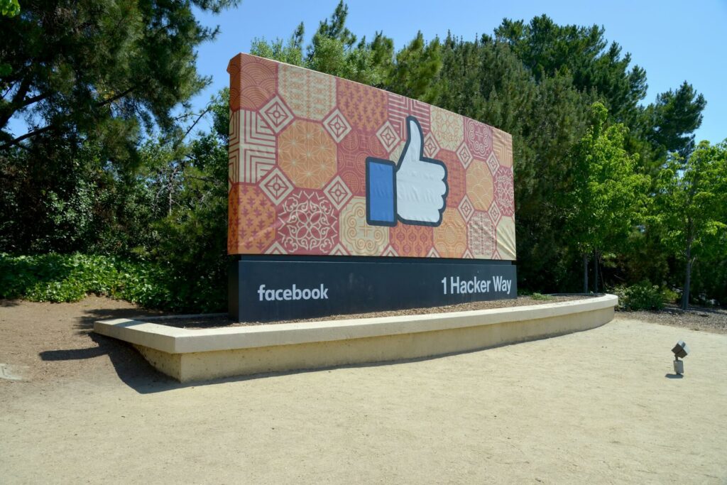 siedziba facebooka hacker way 1